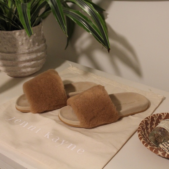 NWT - JENNI KAYNE SHEARLING SLIDES SIZE 37 - Picture 2 of 6
